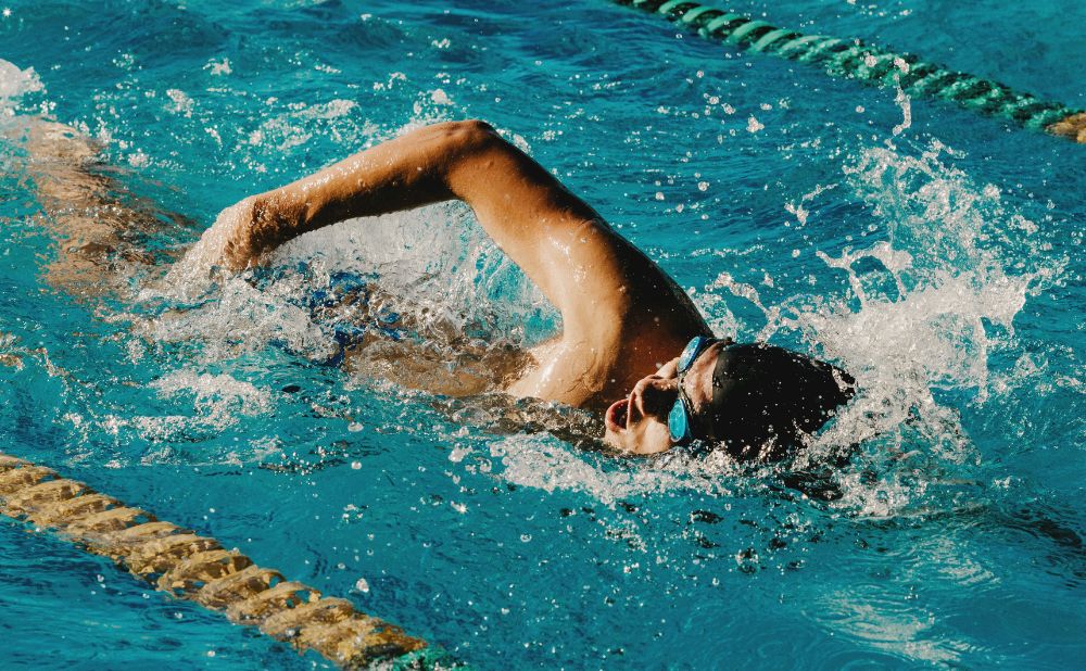 L'Applicazione del Retekess TT120 nella Scena del Centro di Allenamento per il Nuoto